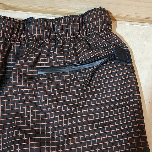 Mens Nike Sportswear shorts size XL - Picture 5 of 7